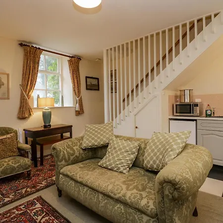 Longlands Groom's Quarters Holiday home Grange-over-Sands