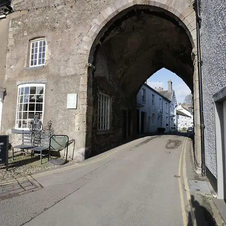 Longlands Groom's Quarters * Grange-over-Sands